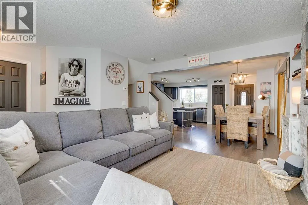 235 Copperfield Heights SE