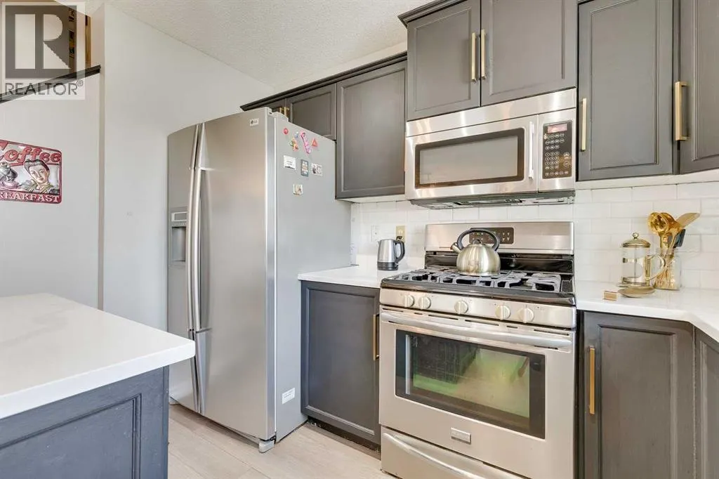 235 Copperfield Heights SE