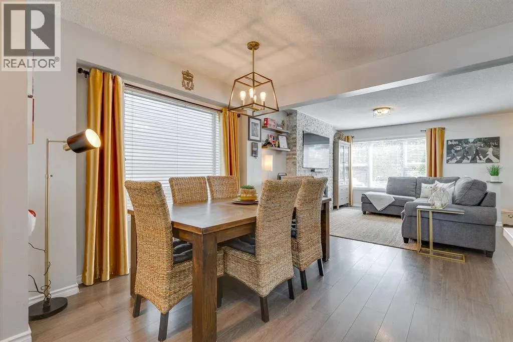 235 Copperfield Heights SE