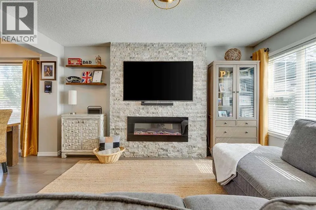 235 Copperfield Heights SE
