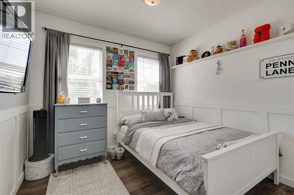 235 Copperfield Heights SE