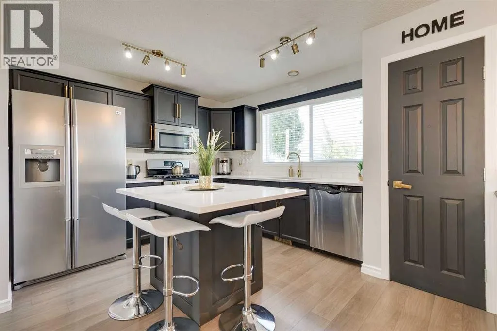 235 Copperfield Heights SE