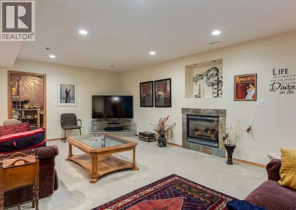 206 Hawkside Mews NW