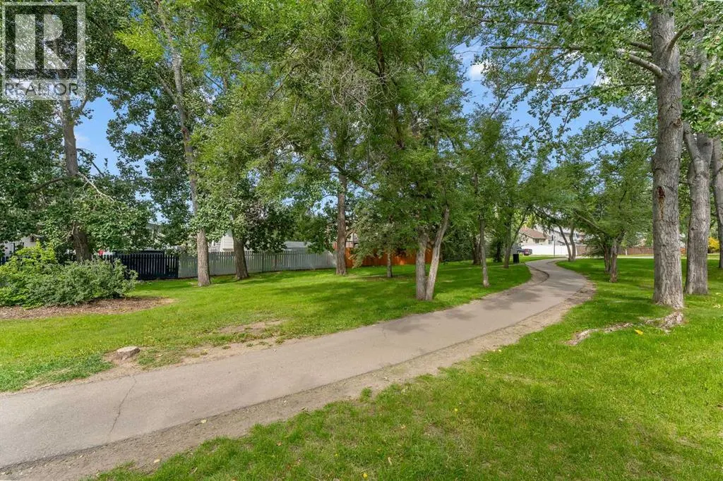 12 Marquis Place SE