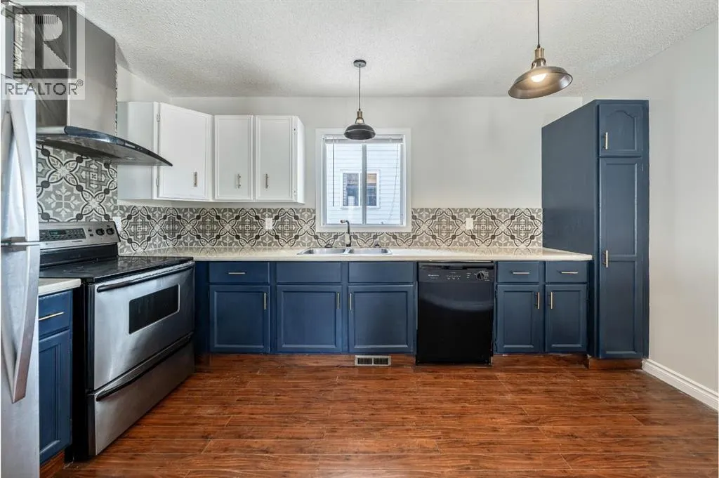 680 Macewan Drive NW