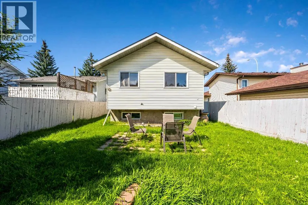 680 Macewan Drive NW