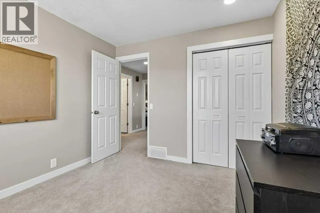 7 Strathearn Rise SW