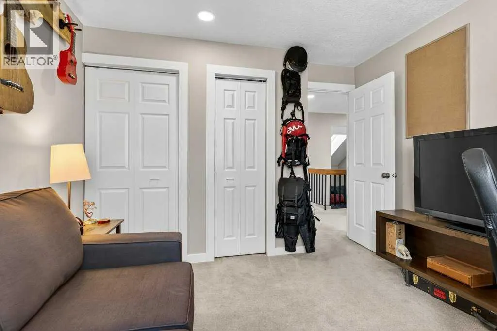 7 Strathearn Rise SW