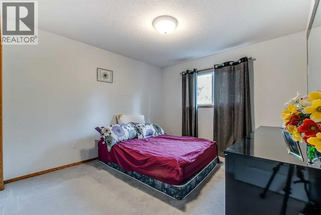 23 Chinook Place SW