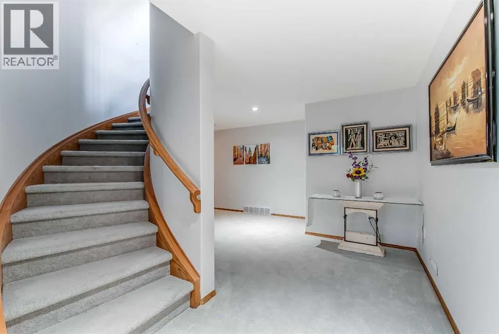 23 Chinook Place SW
