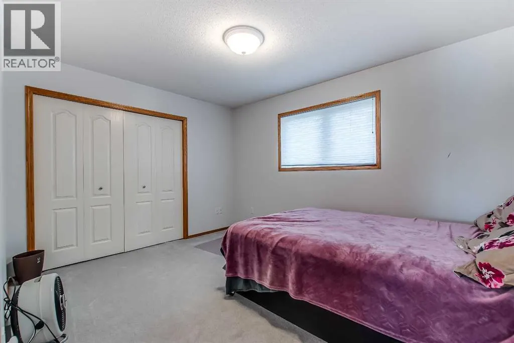 23 Chinook Place SW