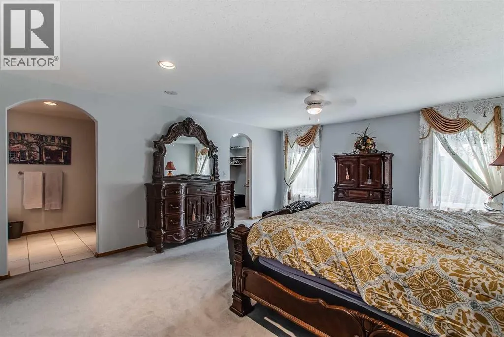 23 Chinook Place SW