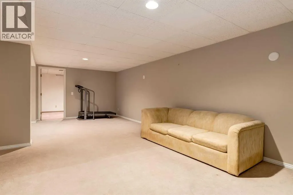 103 Shawglen Way SW