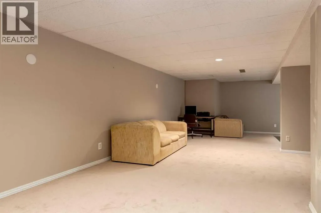 103 Shawglen Way SW