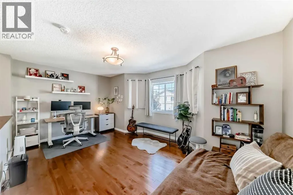 26 Royal Elm Drive NW