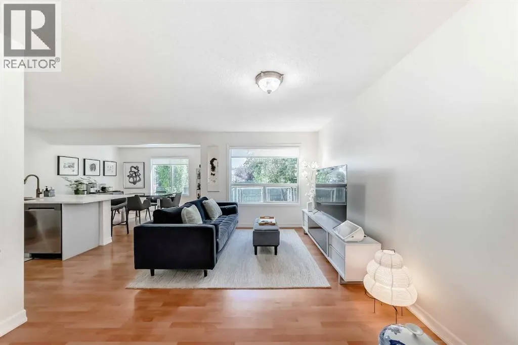 26 Royal Elm Drive NW