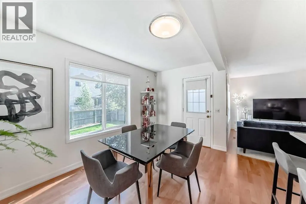 26 Royal Elm Drive NW
