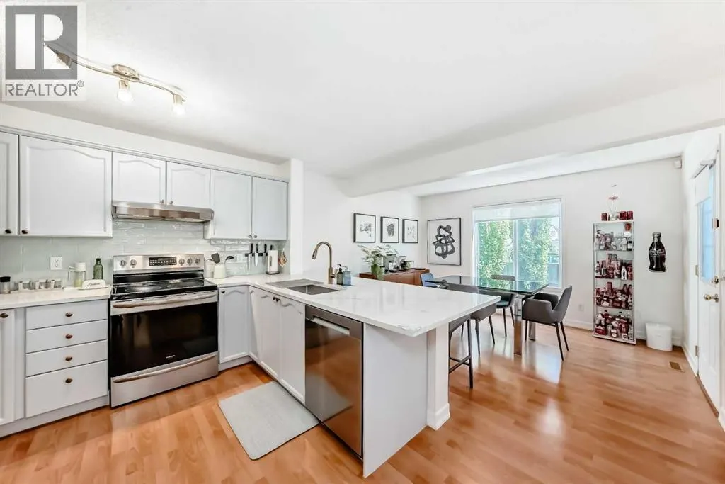 26 Royal Elm Drive NW