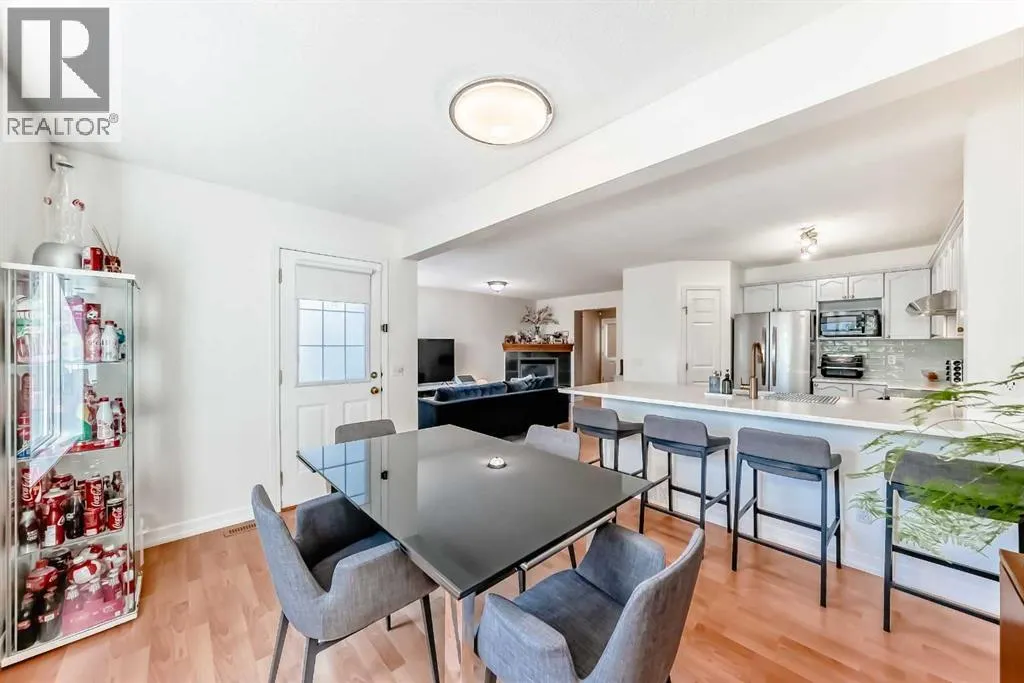 26 Royal Elm Drive NW
