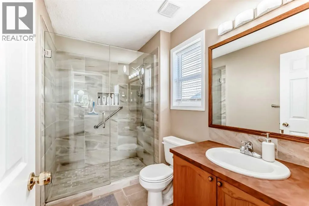 26 Royal Elm Drive NW