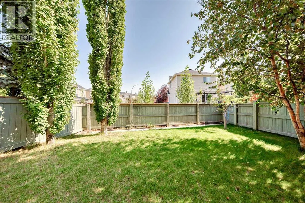 26 Royal Elm Drive NW