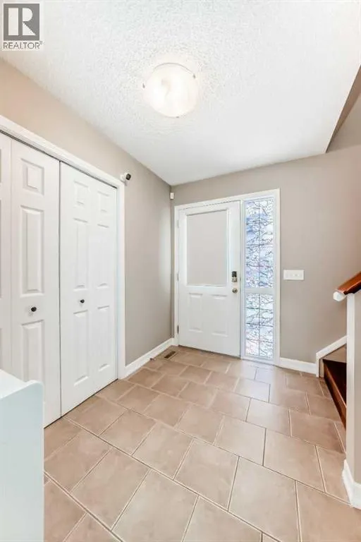26 Royal Elm Drive NW