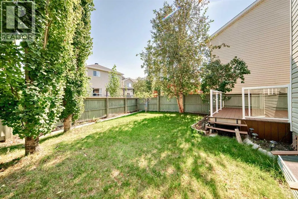 26 Royal Elm Drive NW