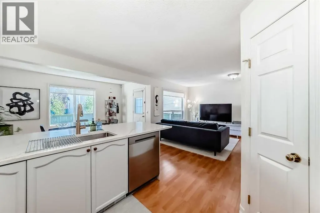 26 Royal Elm Drive NW