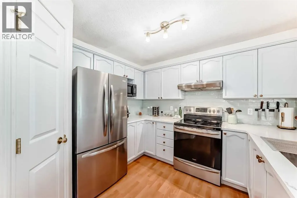 26 Royal Elm Drive NW