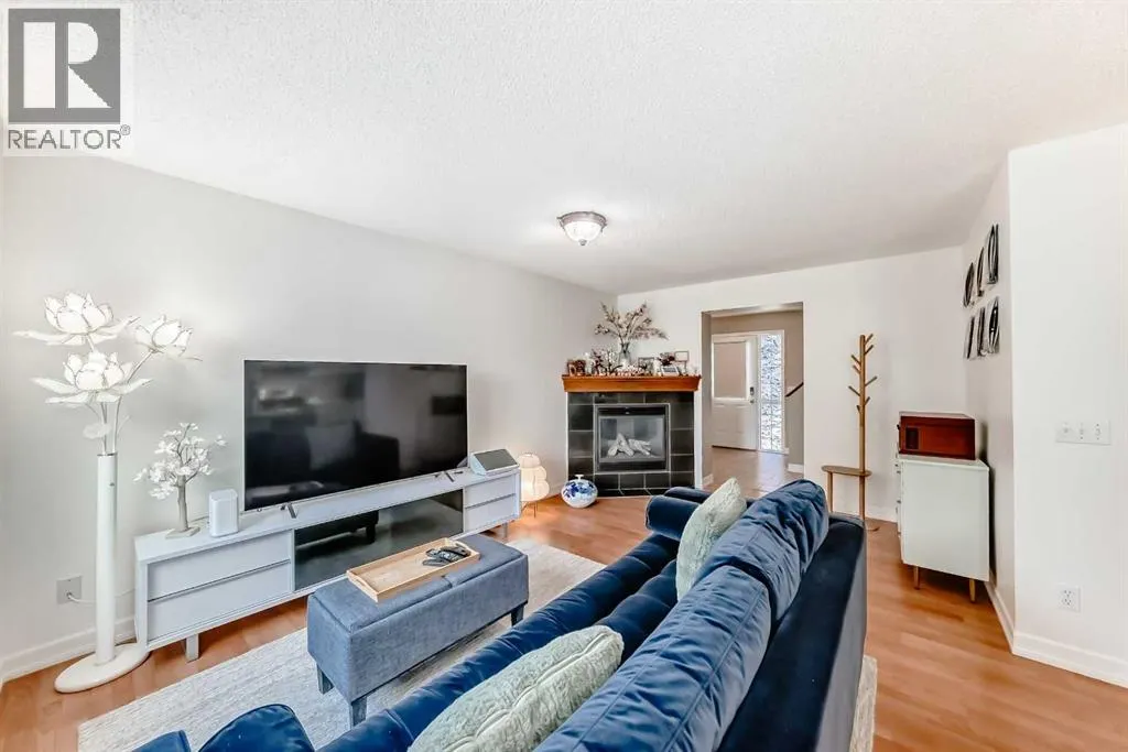 26 Royal Elm Drive NW