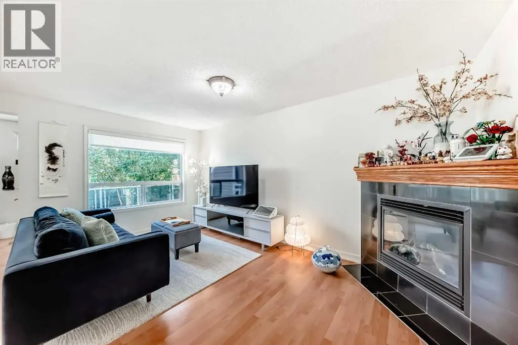 26 Royal Elm Drive NW