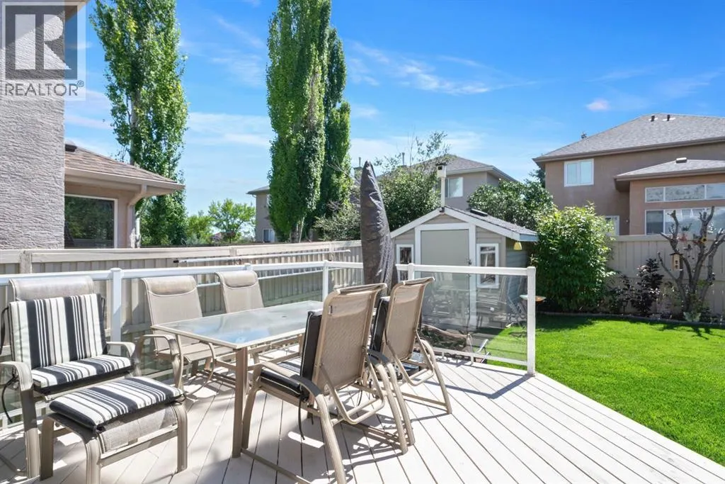 255 Everwillow Close SW