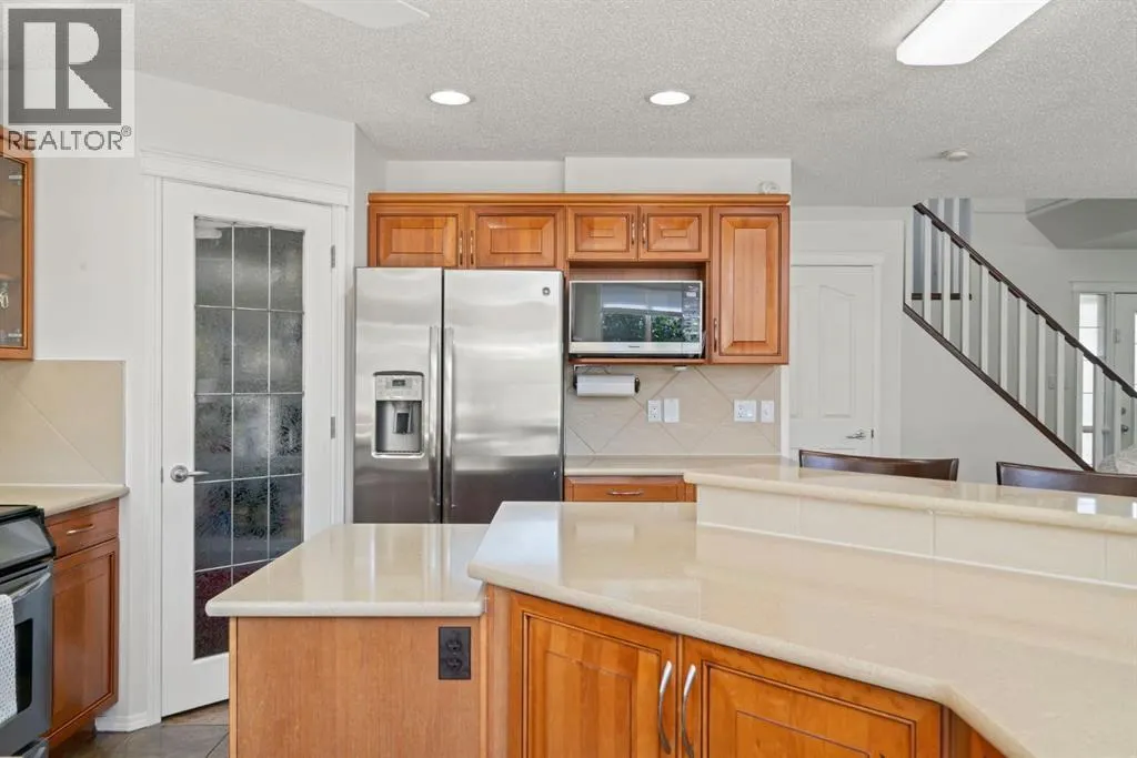 255 Everwillow Close SW