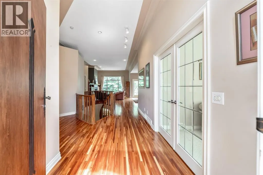 94 Simcoe Crescent SW