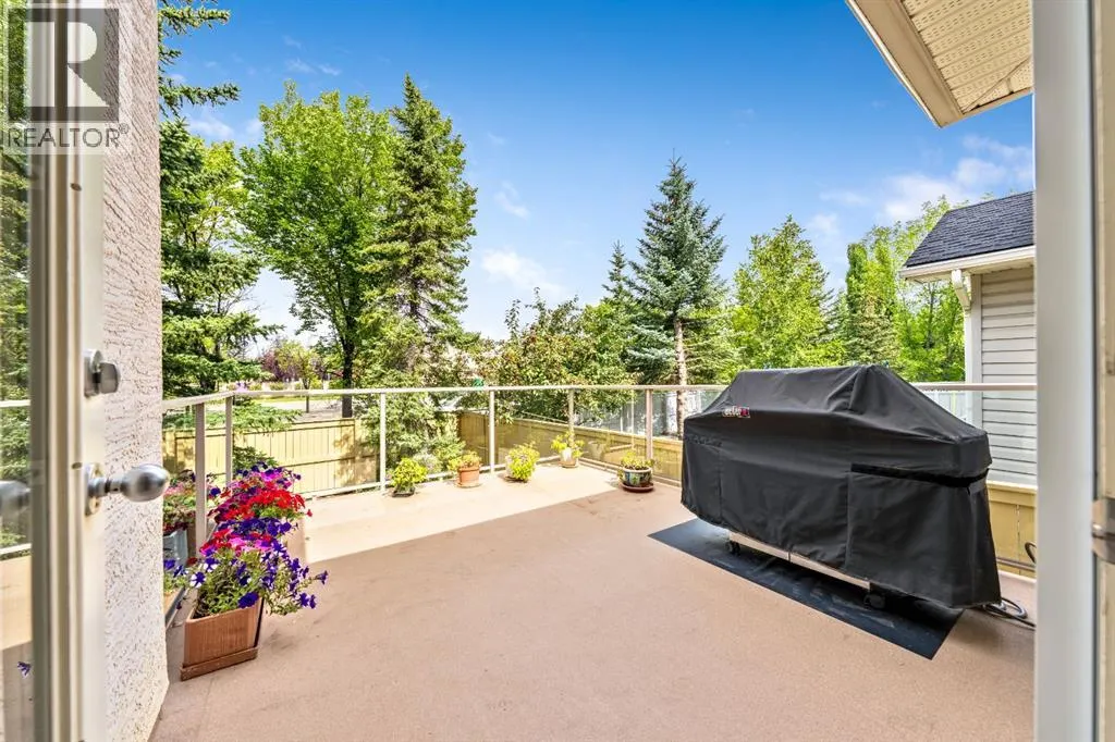 94 Simcoe Crescent SW