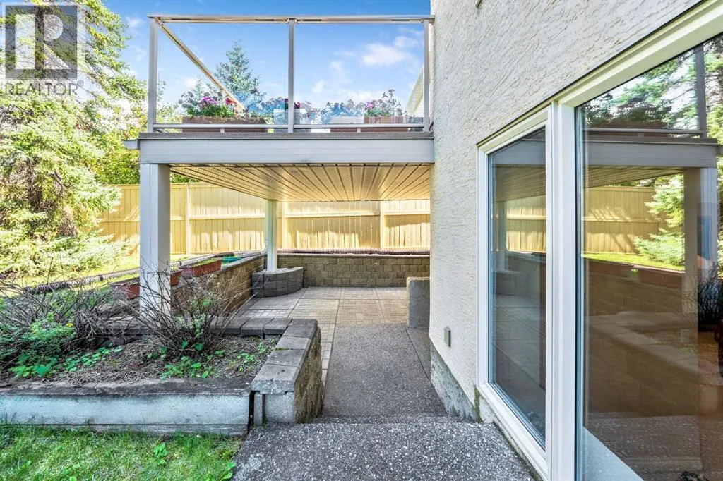 94 Simcoe Crescent SW