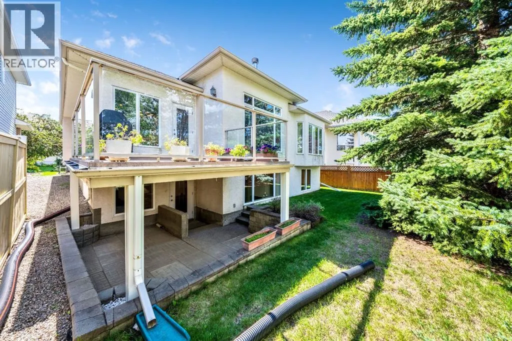 94 Simcoe Crescent SW