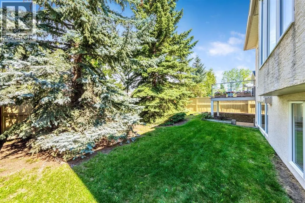94 Simcoe Crescent SW