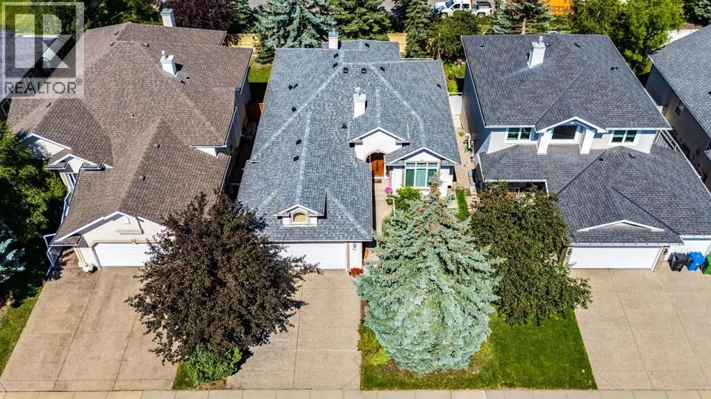 94 Simcoe Crescent SW