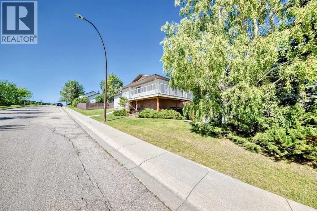 131 Ranchlands Court NW