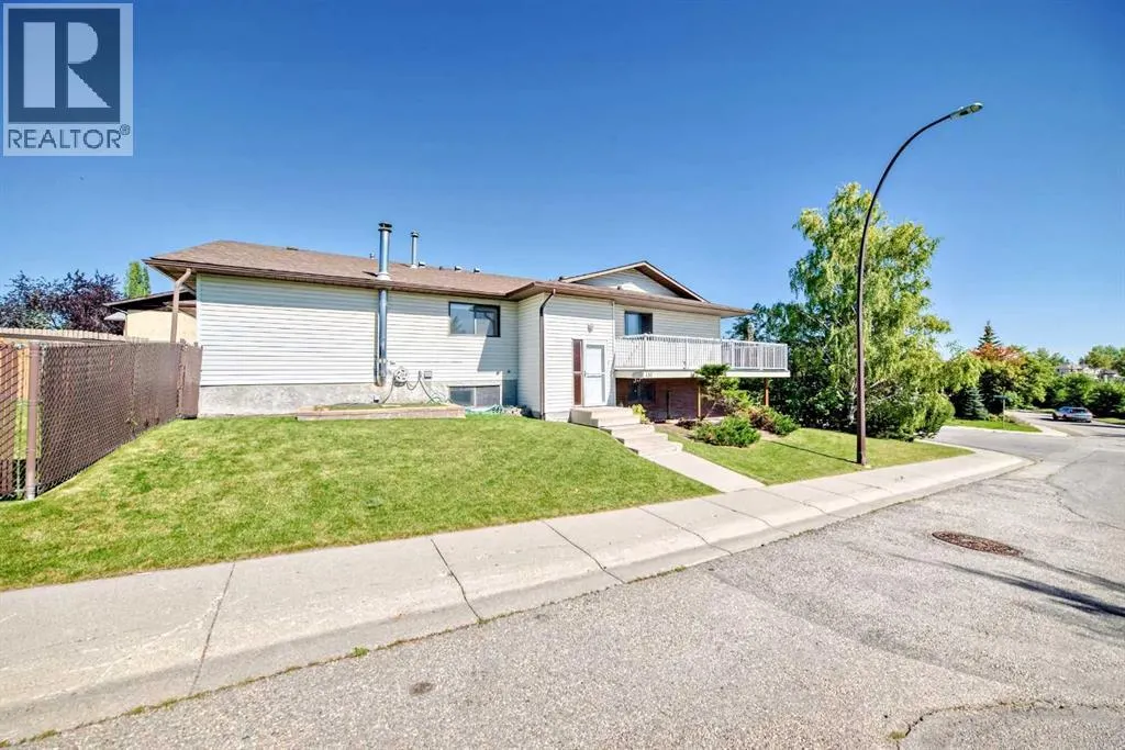 131 Ranchlands Court NW