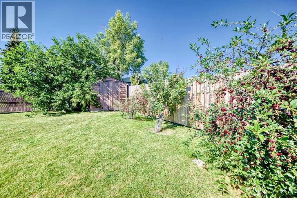 131 Ranchlands Court NW