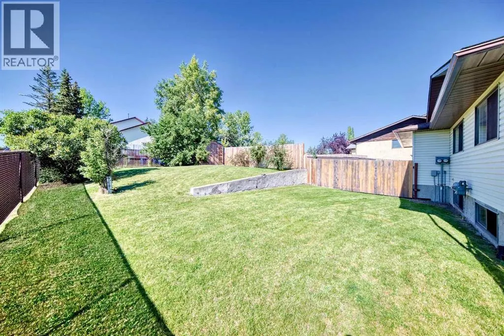 131 Ranchlands Court NW