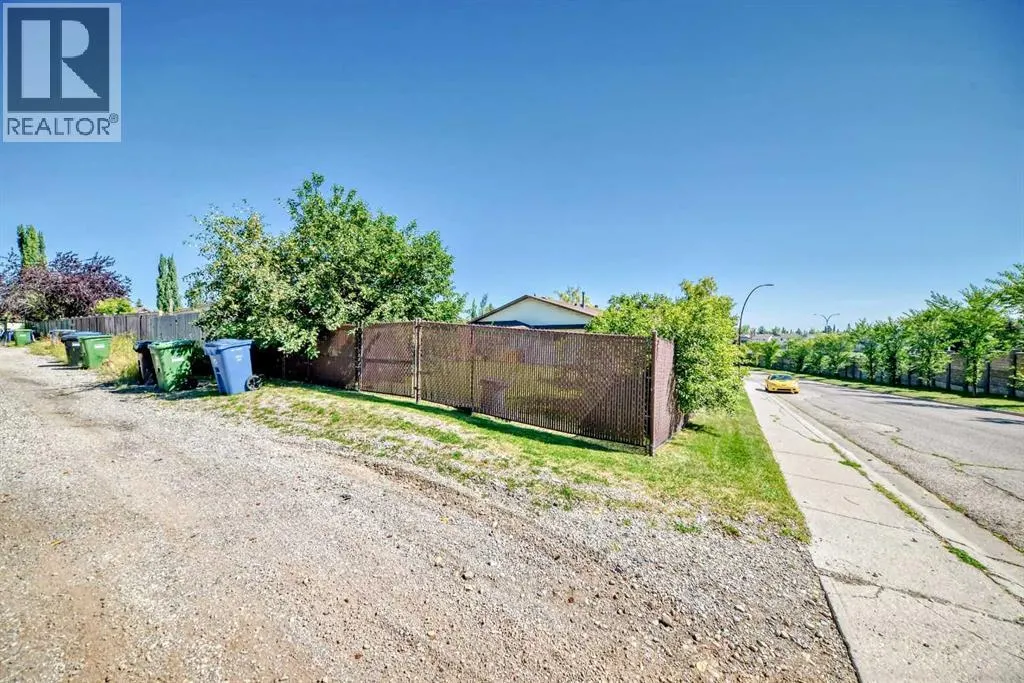 131 Ranchlands Court NW