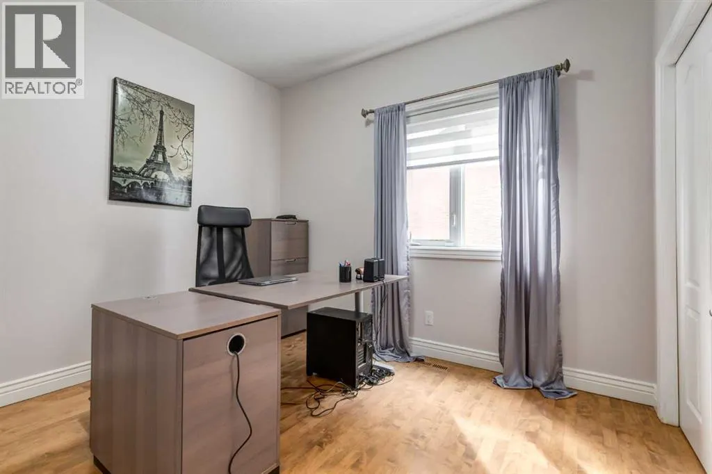213 Evergreen Plaza SW