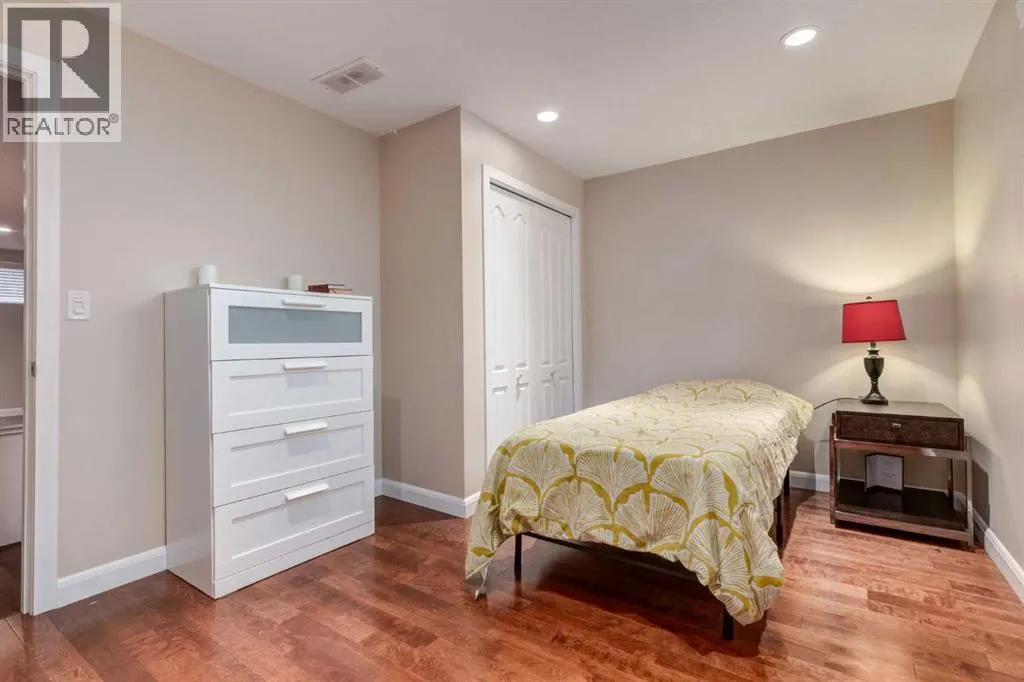 213 Evergreen Plaza SW