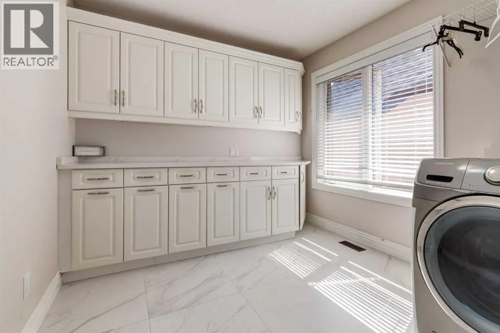 213 Evergreen Plaza SW