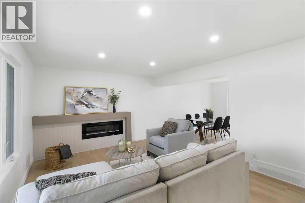 472 Cedarille Crescent SW
