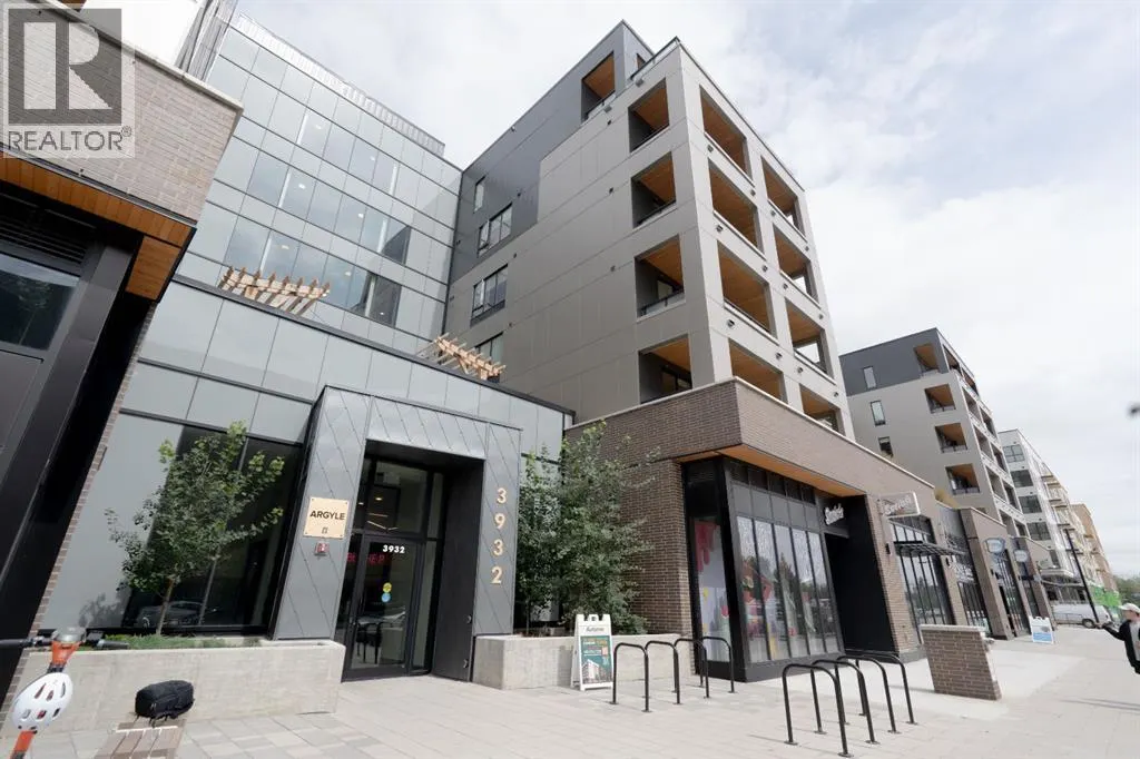 418, 3932 University Avenue NW