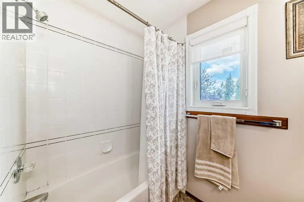 327 Riverview Place SE